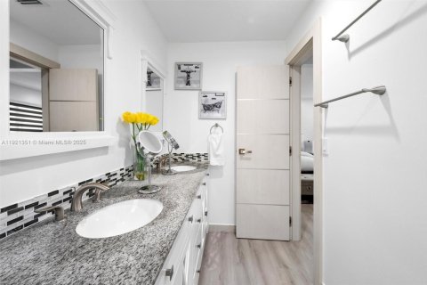 Casa en venta en Homestead, Florida, 4 dormitorios, 182.37 m2 № 1975432 - foto 24