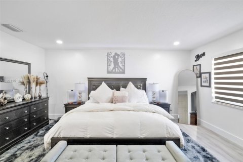 Casa en venta en Homestead, Florida, 4 dormitorios, 182.37 m2 № 1975432 - foto 19