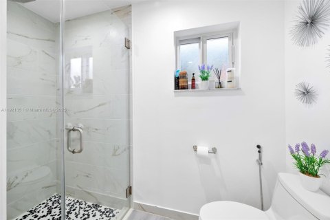 Casa en venta en Homestead, Florida, 4 dormitorios, 182.37 m2 № 1975432 - foto 23