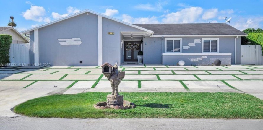 Casa en Homestead, Florida 4 dormitorios, 182.37 m2 № 1975432