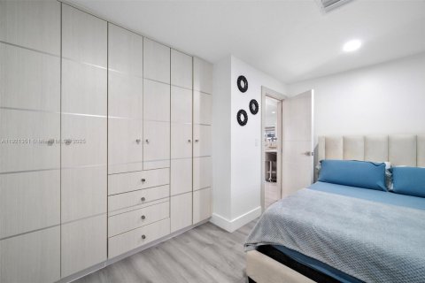 Casa en venta en Homestead, Florida, 4 dormitorios, 182.37 m2 № 1975432 - foto 27