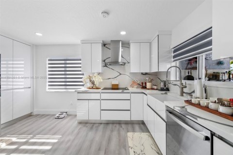 Casa en venta en Homestead, Florida, 4 dormitorios, 182.37 m2 № 1975432 - foto 15