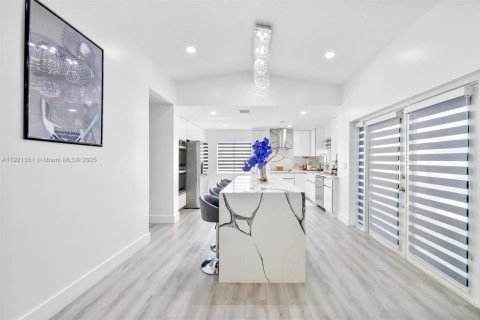 Casa en venta en Homestead, Florida, 4 dormitorios, 182.37 m2 № 1975432 - foto 13