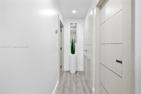 Casa en venta en Homestead, Florida, 4 dormitorios, 182.37 m2 № 1975432 - foto 18