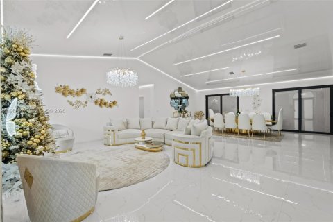 Villa ou maison à vendre à Miami, Floride: 5 chambres, 408.4 m2 № 2028216 - photo 6