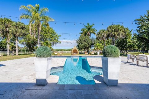 Villa ou maison à vendre à Miami, Floride: 5 chambres, 408.4 m2 № 2028216 - photo 22