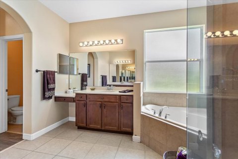 Casa en venta en Orlando, Florida, 4 dormitorios, 255.57 m2 № 1915667 - foto 23