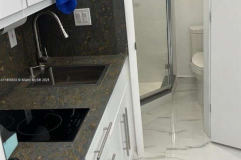 Apartamento en alquiler en Miami Beach, Florida № 1954075 - foto 2