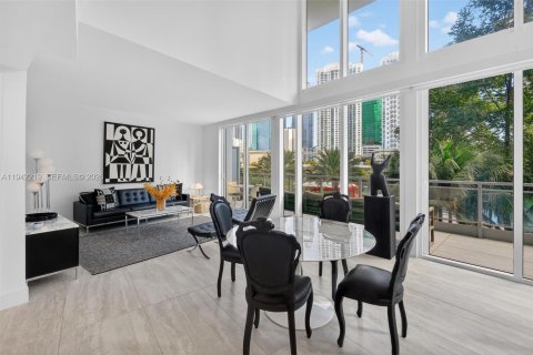 Copropriété à louer à Miami, Floride: 2 chambres, 146.14 m2 № 1999151 - photo 2