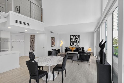 Copropriété à louer à Miami, Floride: 2 chambres, 146.14 m2 № 1999151 - photo 10