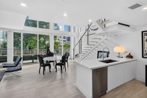 Copropriété à louer à Miami, Floride: 2 chambres, 146.14 m2 № 1999151 - photo 6