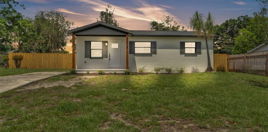 House in Lakeland, Florida 2 bedrooms, 80.27 sq.m. № 1881243