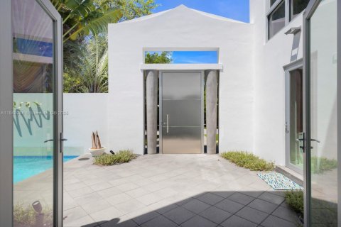 Casa en venta en Miami, Florida, 3 dormitorios, 229.38 m2 № 1850634 - foto 5