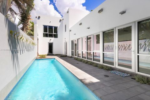 Casa en venta en Miami, Florida, 3 dormitorios, 229.38 m2 № 1850634 - foto 7