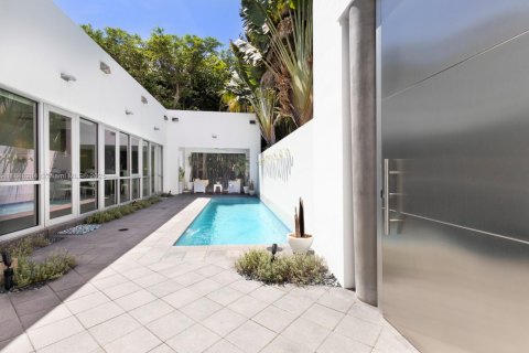 Casa en venta en Miami, Florida, 3 dormitorios, 229.38 m2 № 1850634 - foto 6