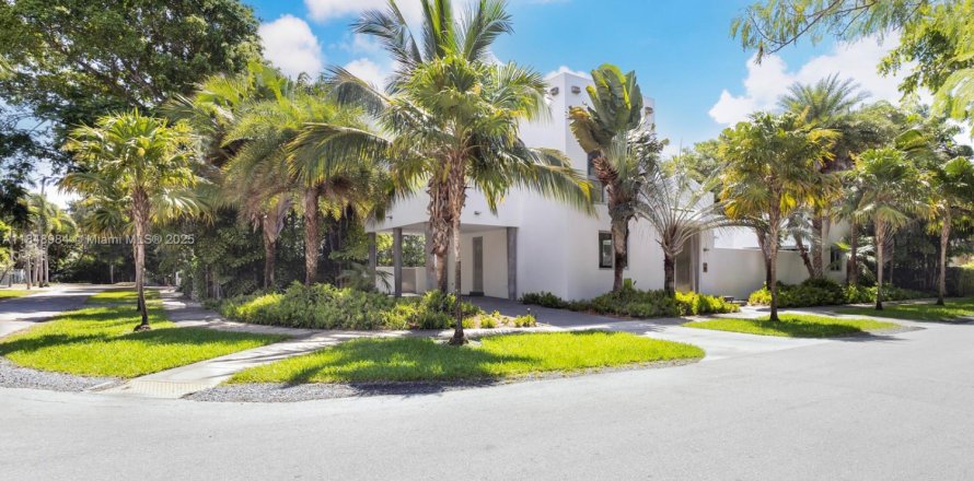 Casa en Miami, Florida 3 dormitorios, 229.38 m2 № 1850634
