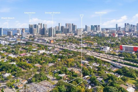 Terreno en venta en Miami, Florida № 1991059 - foto 9