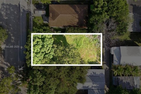 Terreno en venta en Miami, Florida № 1991059 - foto 6