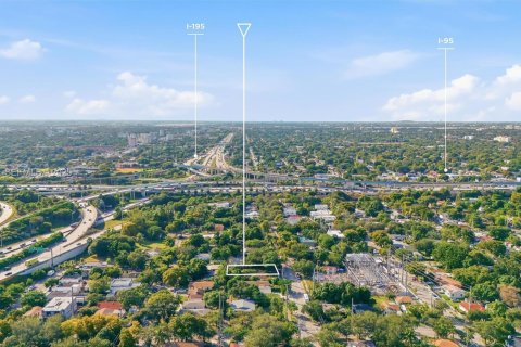 Terreno en venta en Miami, Florida № 1991059 - foto 12