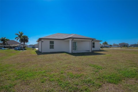 Casa en venta en Cape Coral, Florida, 3 dormitorios, 129.97 m2 № 1742001 - foto 15