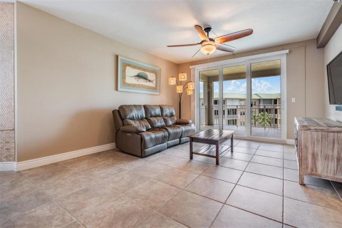 Copropriété à vendre à Madeira Beach, Floride: 2 chambres, 125.42 m2 № 1803270 - photo 10