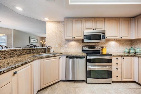 Copropriété à vendre à Madeira Beach, Floride: 2 chambres, 125.42 m2 № 1803270 - photo 15