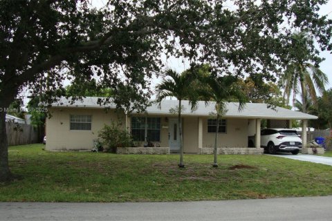 House in Pompano Beach, Florida 3 bedrooms, 144.18 sq.m. № 1809786 - photo 5