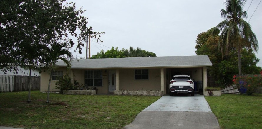 House in Pompano Beach, Florida 3 bedrooms, 144.18 sq.m. № 1809786