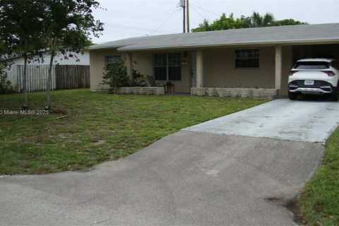 House in Pompano Beach, Florida 3 bedrooms, 144.18 sq.m. № 1809786 - photo 2