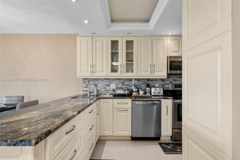 Copropriété à vendre à Pompano Beach, Floride: 3 chambres, 129.13 m2 № 2088671 - photo 6