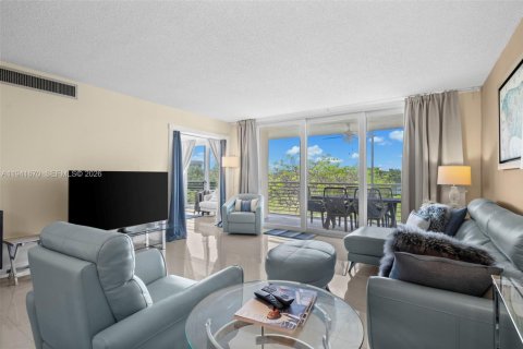 Copropriété à vendre à Pompano Beach, Floride: 3 chambres, 129.13 m2 № 2088671 - photo 12
