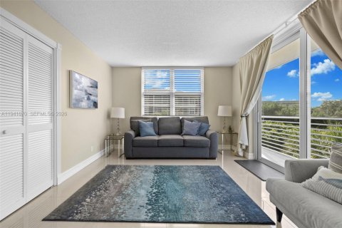 Copropriété à vendre à Pompano Beach, Floride: 3 chambres, 129.13 m2 № 2088671 - photo 15