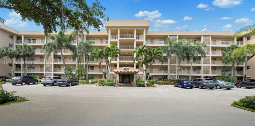 Condo à Pompano Beach, Floride, 3 chambres  № 2088671