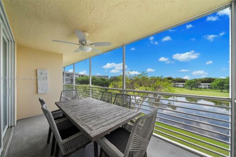 Copropriété à vendre à Pompano Beach, Floride: 3 chambres, 129.13 m2 № 2088671 - photo 25