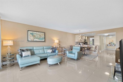 Copropriété à vendre à Pompano Beach, Floride: 3 chambres, 129.13 m2 № 2088671 - photo 14