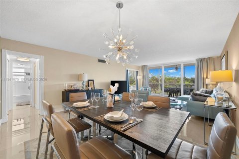 Copropriété à vendre à Pompano Beach, Floride: 3 chambres, 129.13 m2 № 2088671 - photo 5
