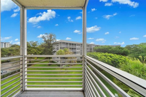Copropriété à vendre à Pompano Beach, Floride: 3 chambres, 129.13 m2 № 2088671 - photo 29