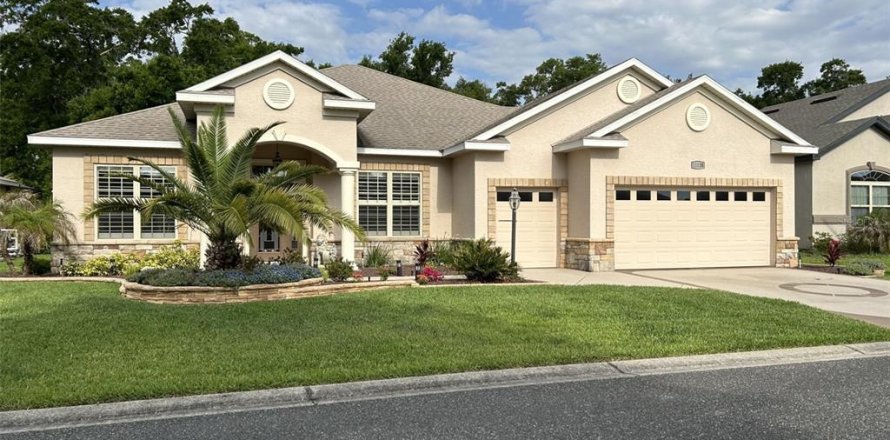 House in Summerfield, Florida 3 bedrooms, 218.97 sq.m. № 1670058