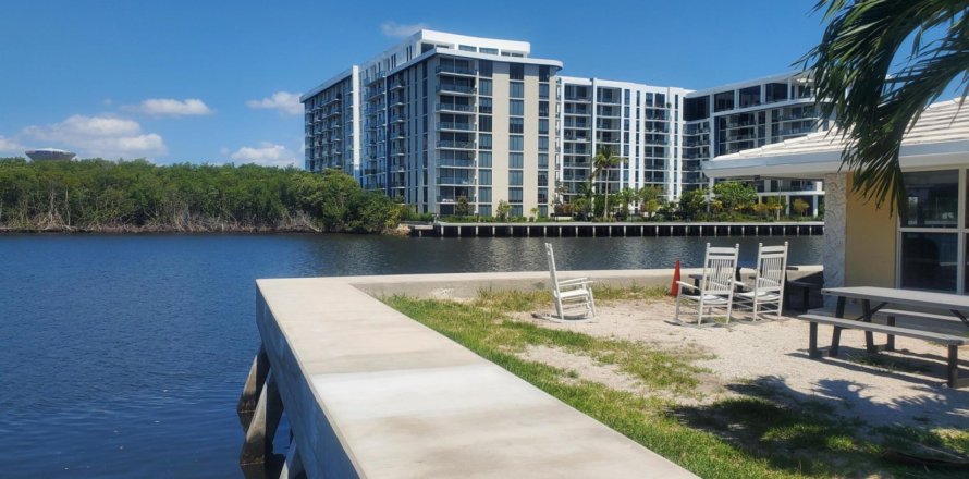 Condominio en Ocean Ridge, Florida, 2 dormitorios № 1221218