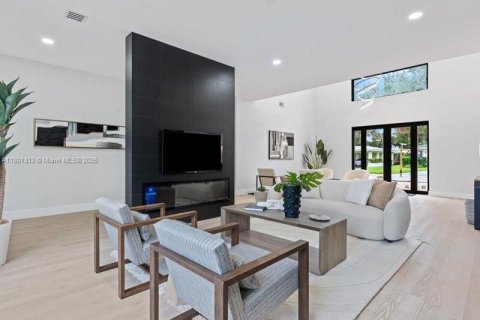 House in Lauderdale-by-the-Sea, Florida 4 bedrooms, 230.68 sq.m. № 1683449 - photo 7