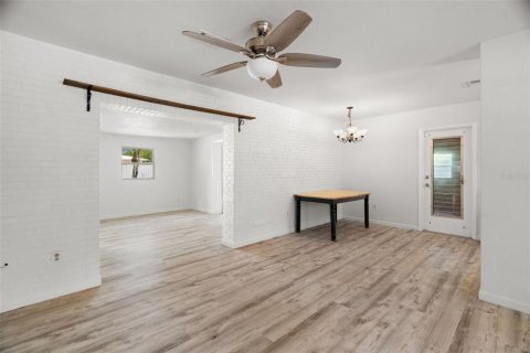 Villa ou maison à vendre à Clearwater, Floride: 4 chambres, 141.4 m2 № 2216894 - photo 15