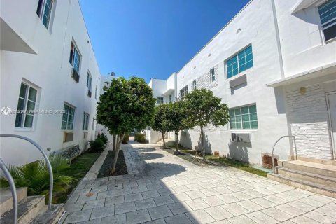 Copropriété à louer à Miami Beach, Floride: 2 chambres, 74.51 m2 № 1966351 - photo 24