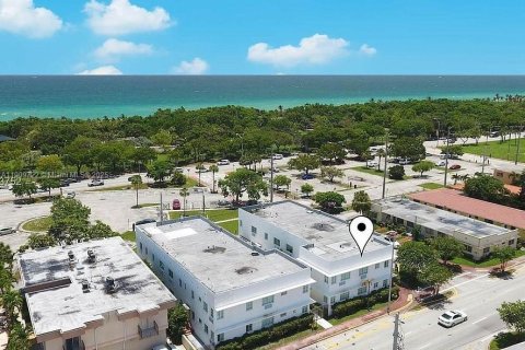 Copropriété à louer à Miami Beach, Floride: 2 chambres, 74.51 m2 № 1966351 - photo 1
