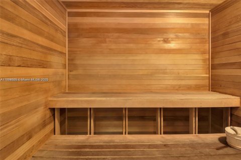 Condo in Miami, Florida, 1 bedroom  № 1776187 - photo 20