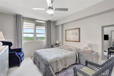 Condo in Miami, Florida, 1 bedroom  № 1776187 - photo 17