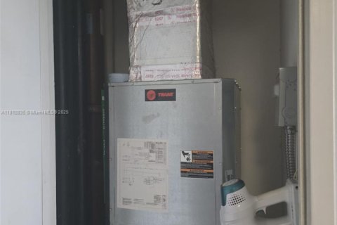 Condo in Miami, Florida, 1 bedroom  № 1776187 - photo 11