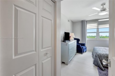 Condo in Miami, Florida, 1 bedroom  № 1776187 - photo 16