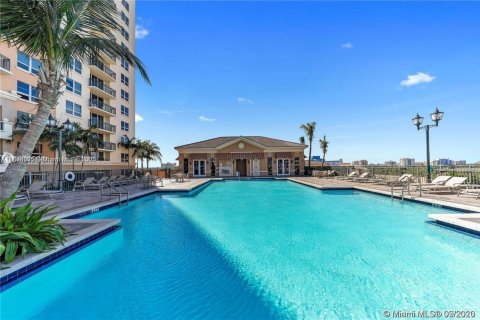 Condo in Miami, Florida, 1 bedroom  № 1776187 - photo 21