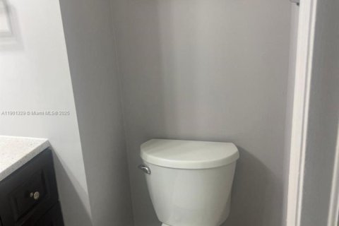 Appartement à louer à Miami, Floride: 2 chambres, 84.73 m2 № 1951529 - photo 27