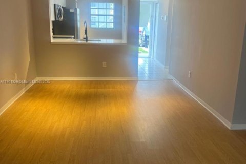 Appartement à louer à Miami, Floride: 2 chambres, 84.73 m2 № 1951529 - photo 20